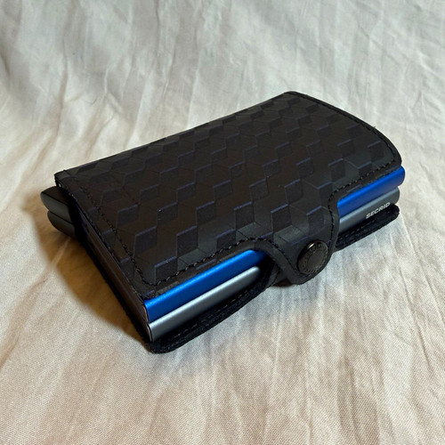 Secrid leather bifold - leather,